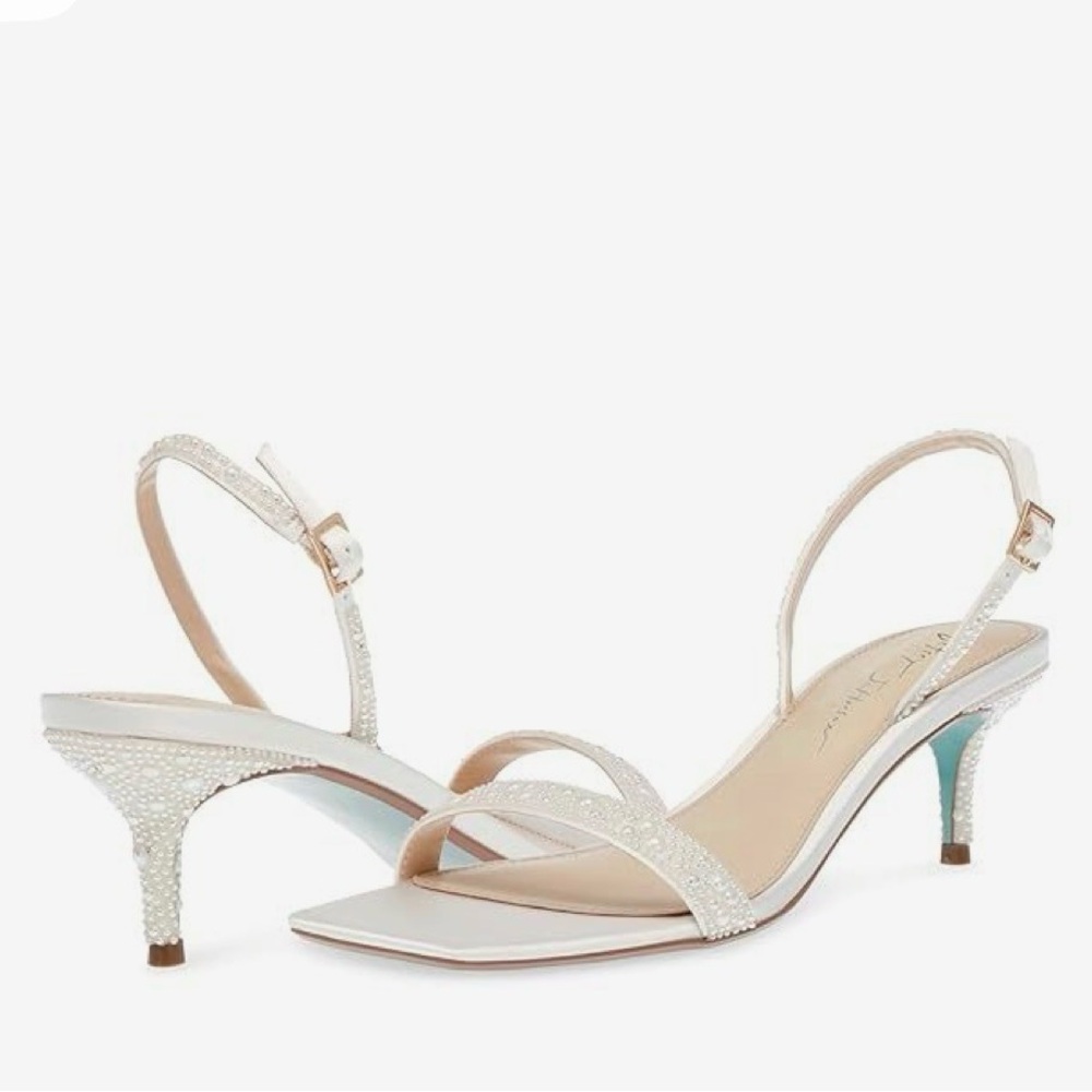 Betsey Johnson Rebel White Pearl & Blue Heels – Bridal Statement Pump
